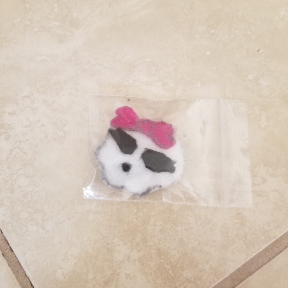 Monster high skullette felt pin